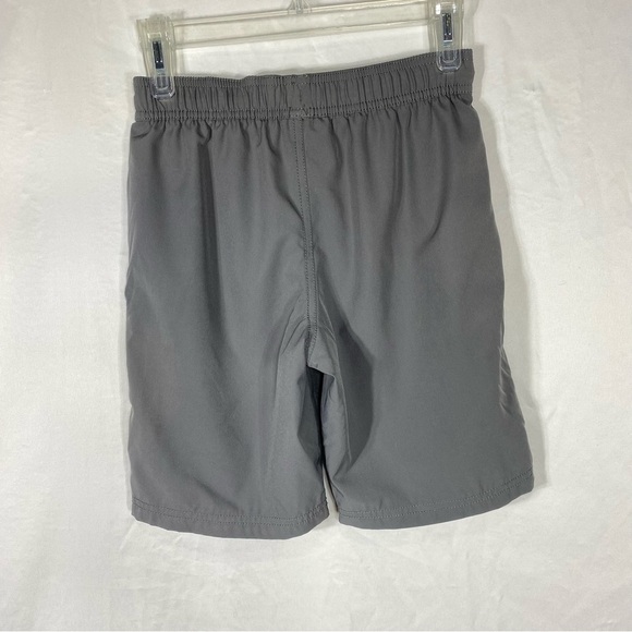 Gap Kids Mesh Lined Gray Performance Shorts - Picture 7 of 7